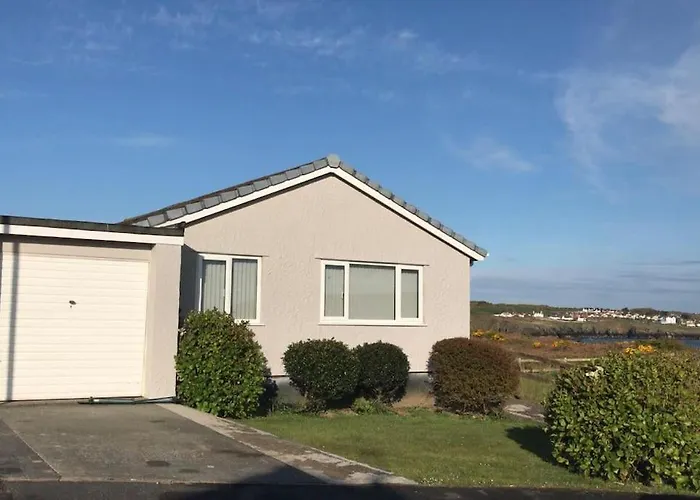 Coastal Bungalow, Sleeps 5 And Ideal For Walkers