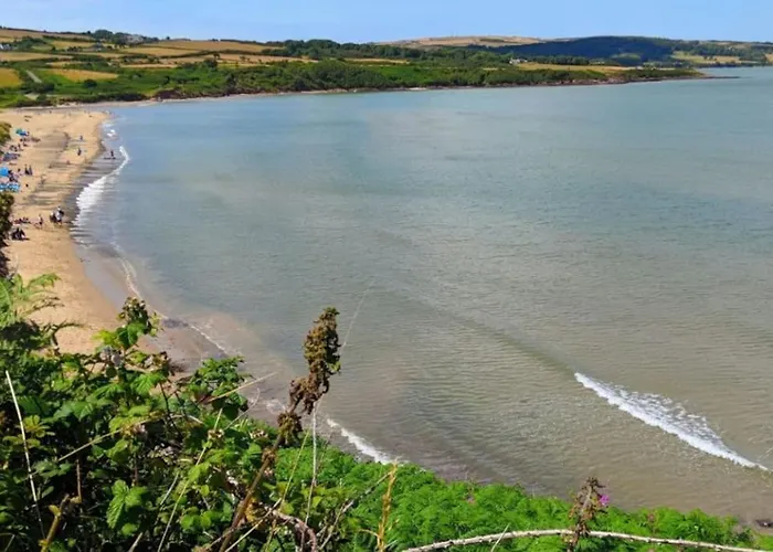 Coastal Bungalow, Sleeps 5 And Ideal For Walkers