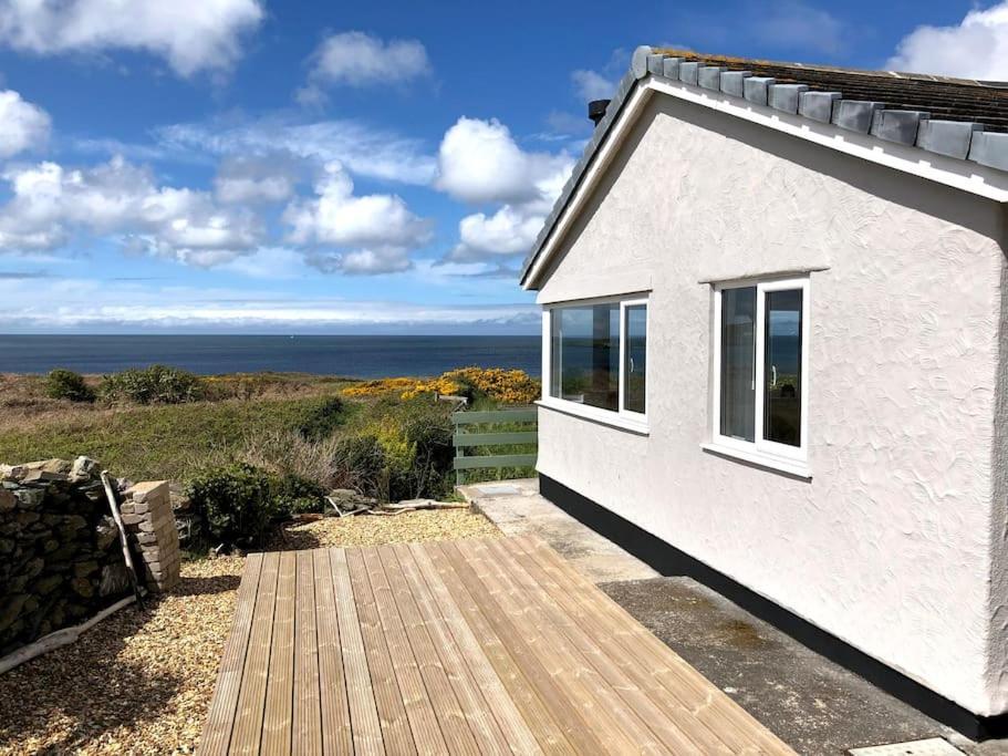 Coastal Bungalow, Sleeps 5 And Ideal For Walkers Holiday home